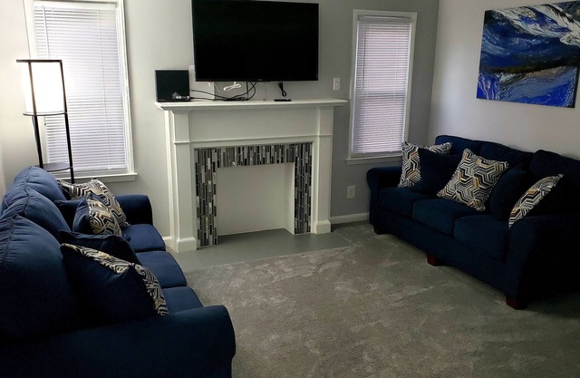 HELLO DETROIT! Welocme to our newly renovated 3 bedroom home -14mins to downtown