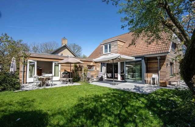 Hello Zeeland - Villa Jhr. de Casembrootplein 23