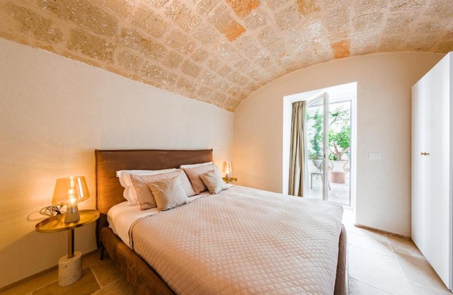 HelloAPULIA Charming Palazzo Clemente - self-catering suites with aircondition
