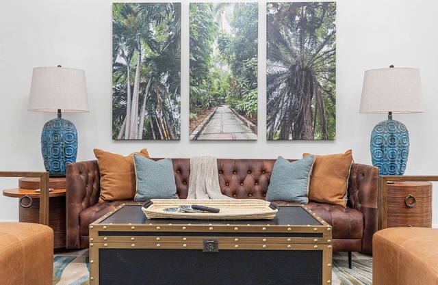 Hem's Hideout - 5BR Tropical Oasis w/ Heated Pool