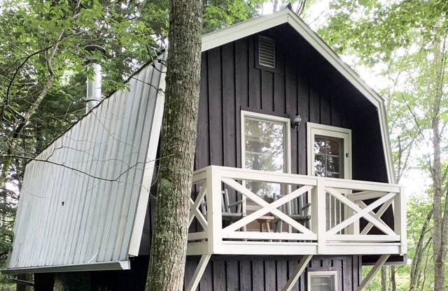 Hemlock Hideaway Cottage: Beautiful Lake Glenville in Picturesque Cashiers, NC