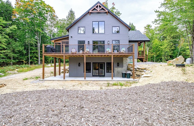 Hemlock Ridge - New construction on the North Road