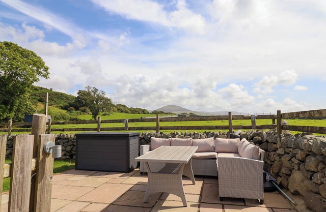 Hen Argoed Cottage, LLANFAIR