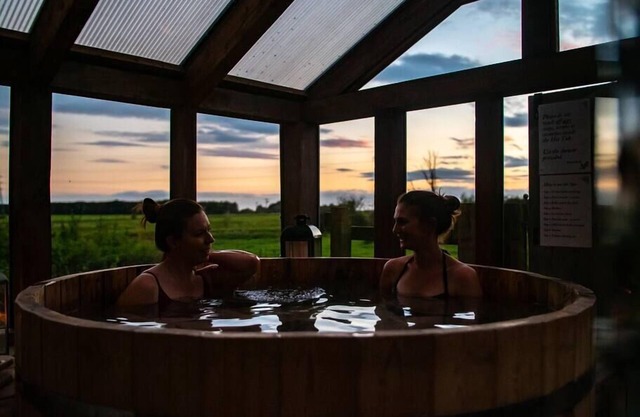 Magnifique chalet victorien dans la réserve naturelle avec bain à remous au bois