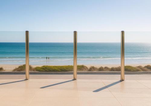 Henley Beachfront Luxury Home With Sauna Just 200m From Henley Square!
