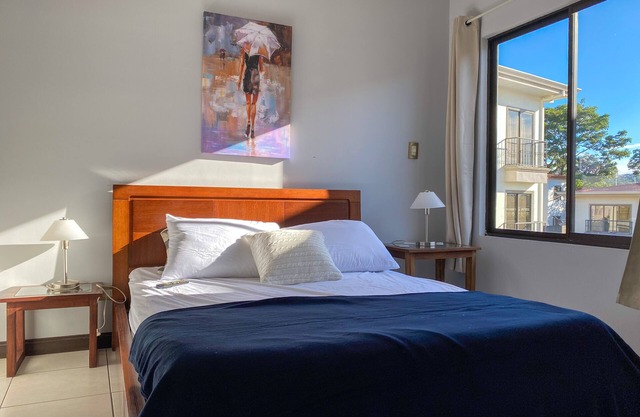* HEREDIA * | PROCHE: AIRPORT & CONVENTION CENTER | 2B APT | JOLI BALCON