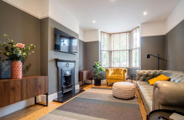 Hereford - Clifton Villa - Beautifully Presented House Located A Short Walk From City Centre - Sleeps 6 Guests - Perfect For Exploring Hereford - Hosted By RENTMYHOUSE