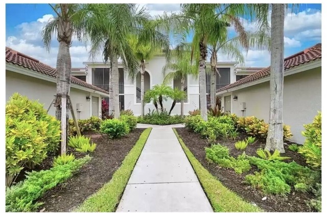 Heritage Bay decorated, fully stocked 2bdrm + den-bdrm, 2 bath first fl condo