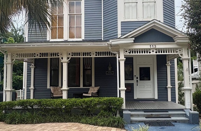 Heritage Hideaway- 5bed/3.5bath nHistorical house with modern amenities