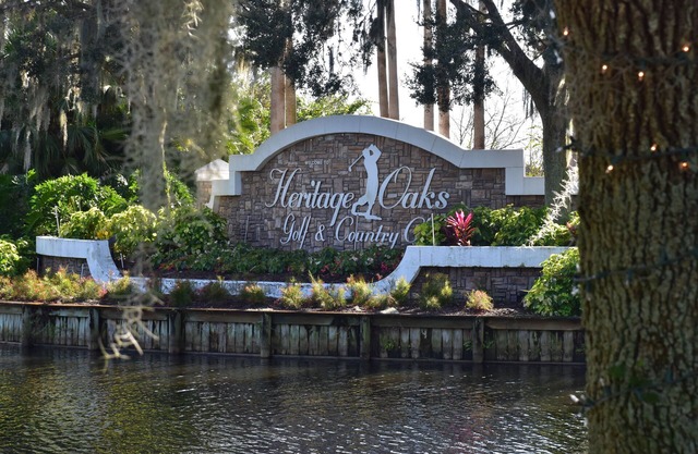 Condo Heritage Oaks Golf & Country Club