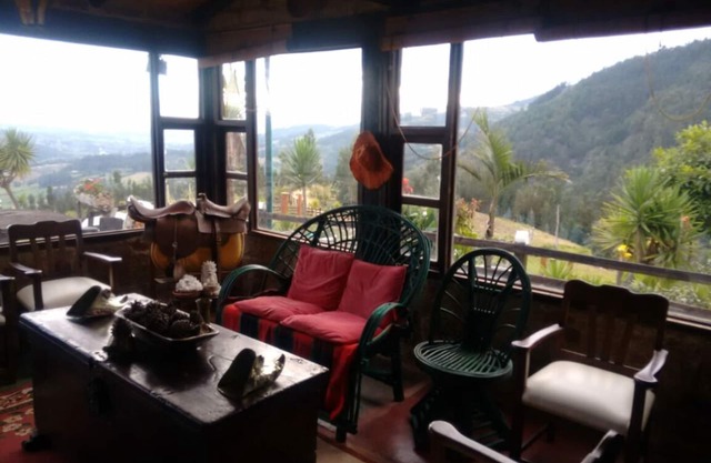 hermosa cabaña de campo a 3 kilómetros del centro de Paipa Boyaca.