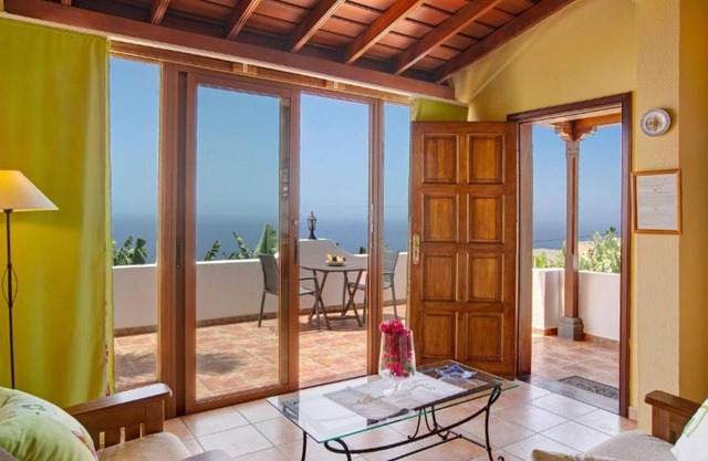Hermosa casa con piscina privada,Wifi,vista al Mar