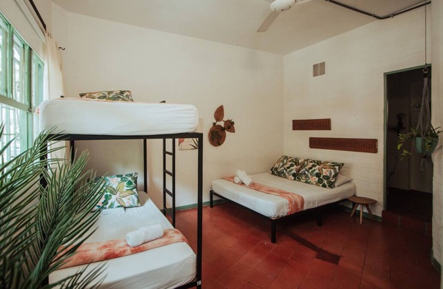 Hermosa Habitación Estandar Familiar en La Candelaria - Medellín