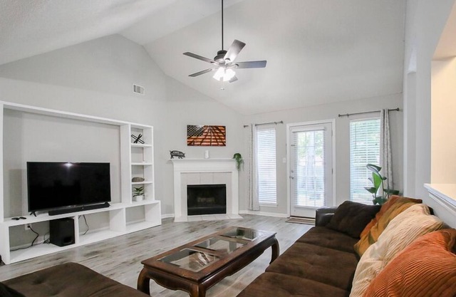 Hero House*3BR/2BA*Pet Friendly