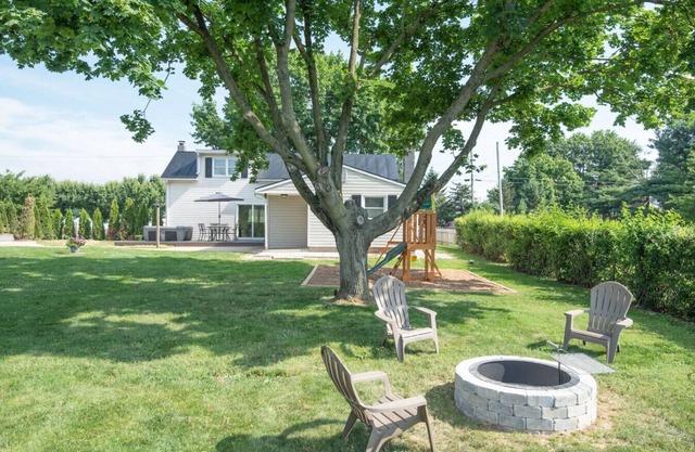 Nature Haven: Pond, Pool, & Tub