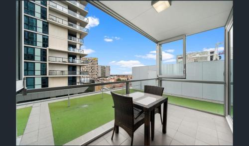 Hi 5 star Adelaide City Luxury Oasis