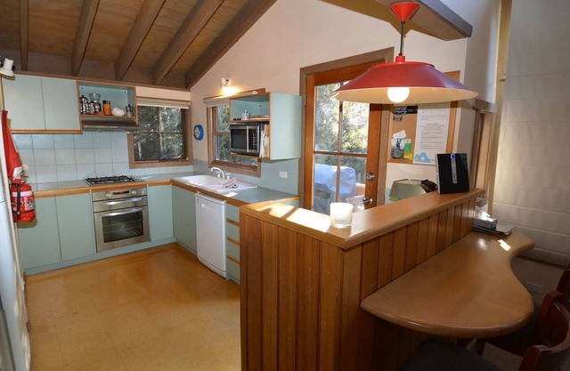 Hi Plains Garadyigan Chalet is nestled in the natural bush setting of Woodridge