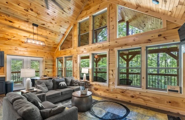 Hidden 3BR 2BA w/ King Bed in Heart of RRG!