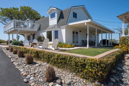 Hidden Acre Vineyard Estate