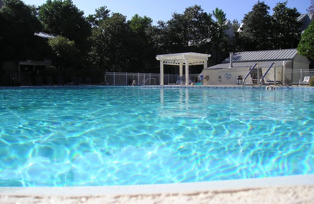 Résidence fermée, Condo au premier étage, - Plage, Piscines, Lanai, Wifi, Tennis, Soleil et divertissement