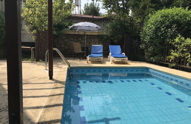 Hidden Garden Villa avec piscine privée dans un jardin arboré