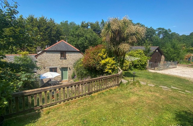 Hidden gem -19th Century Mill with separate annexe and gardens.