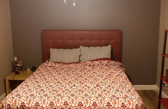 HIDDEN GEM!! 7 MINS TO AIRPORT W/ PRIVATE ENTRANCE