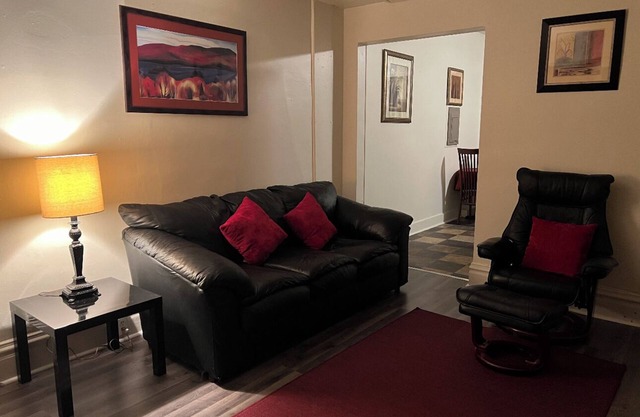 Hidden Gem: Lower Level 1BR Apartment #2