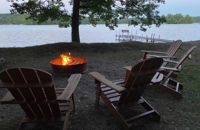 Cabine privée du lac Wapogasset avec plus de 300 pieds de rive - 10 personnes