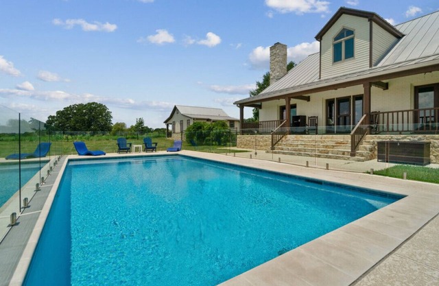 Hidden Gem: Spacious Countryside Retreat w/ Pool