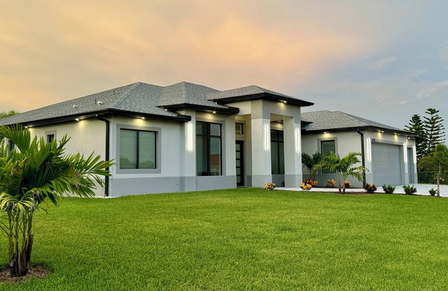 Hidden Gem with Jacuzzi, Waterfront