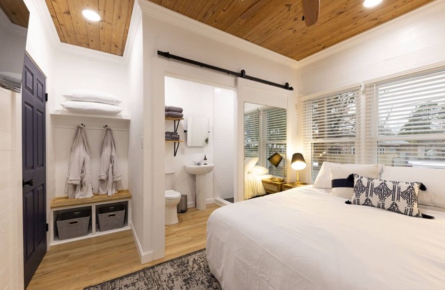 Lake, Racing, Bathhouse Row minutes away—Super central relaxation home.