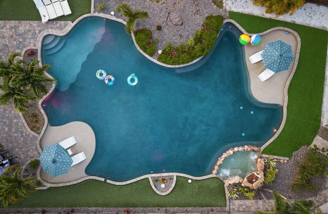 Hidden Lagoon 🌴 Private Resort | Pool, Pickleball, Mini Golf + More!