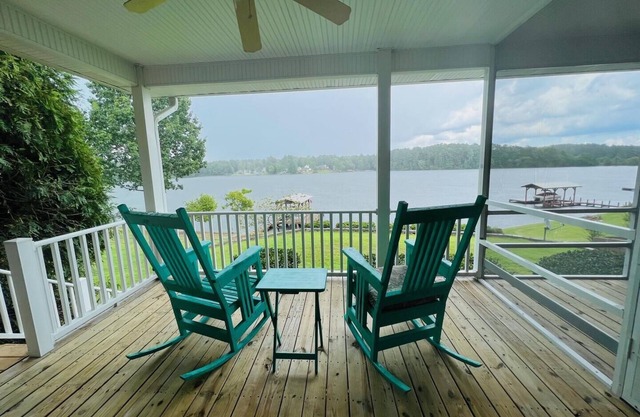 Lakefront Cottage, Famille et Animaux de Compagnie, Avec vue Sunrise et Loft