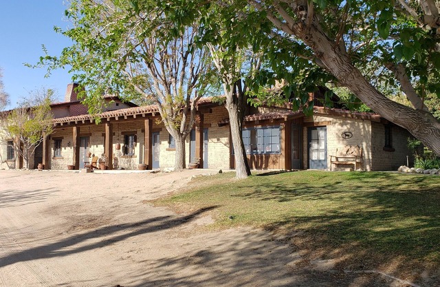 Adobe Mansion avec de la place pour 40 personnes dans une magnifique oasis du désert - Nombre minimum de personnes 15