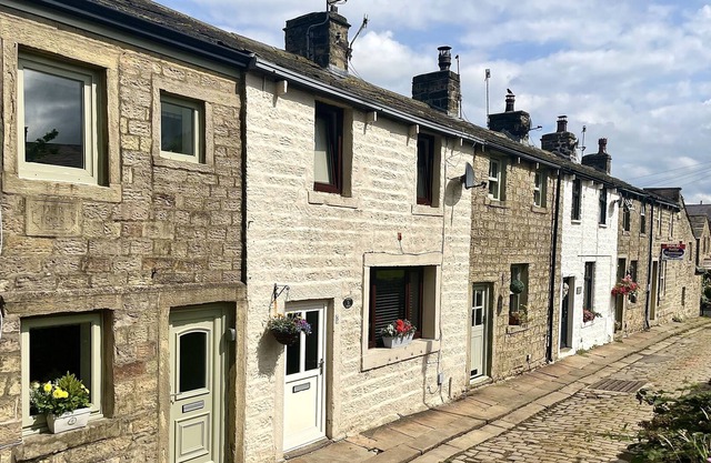 Hideaway Cottage, BARNOLDSWICK