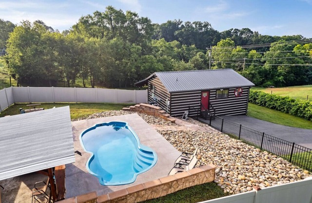 Hideout Haven- Private Outdoor Pool