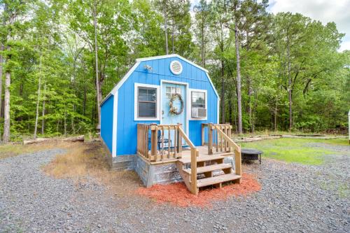 Higden Studio with Shared Patio, Yard Games, Grills!