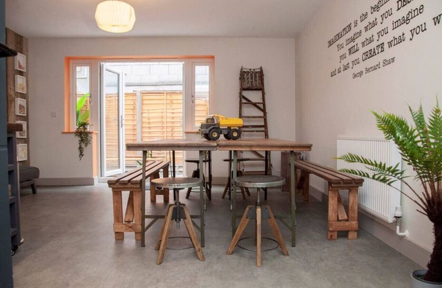 higgihaus 3a 4 Bed Monday - Friday Whole