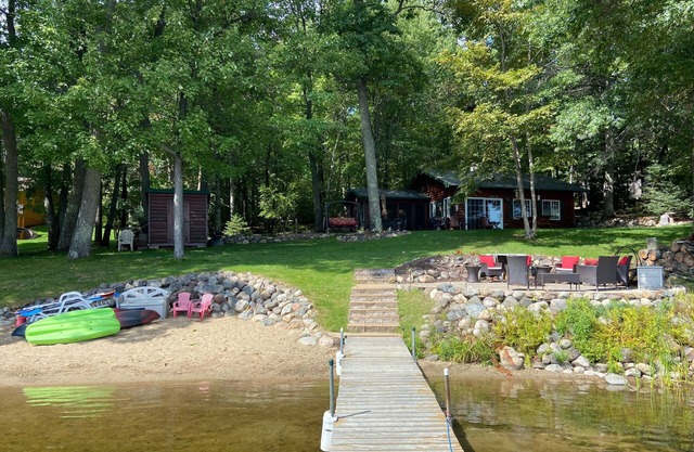 Cabine confortable sur le lac Rush (chaîne de corégone) avec lancement de bateau PRIVÉ!