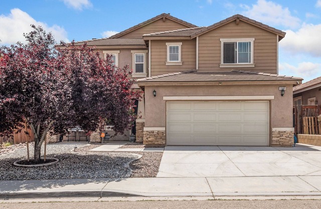 High Desert Cozy Nest! Forget your worries in this spacious and serene space.