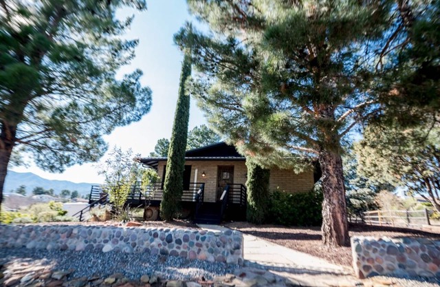 High Desert Oasis! Maison confortable à Cottonwood près de Sedona, avec terrasse et intimité