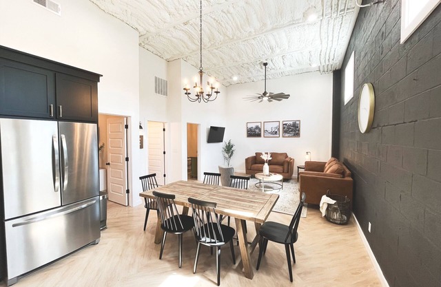 High-end luxurious loft within walking distance to downtown!