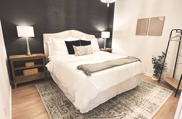 High-end luxurious loft within walking distance to downtown!