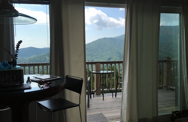 CONDO HAUTE MONTAGNE - VUES PANORAMIQUES!