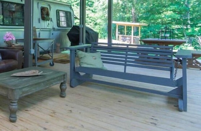 High Point Hide-A-Way w/ Internet and a Hot Tub!