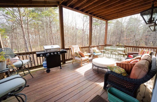 High Point Retreat in the Heart of Mentone!