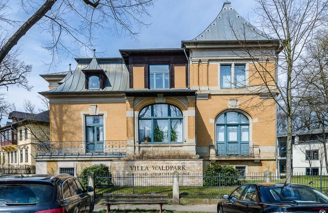 Appartement de haute qualité (sous-sol) dans une villa classée dans un emplacement privilégié