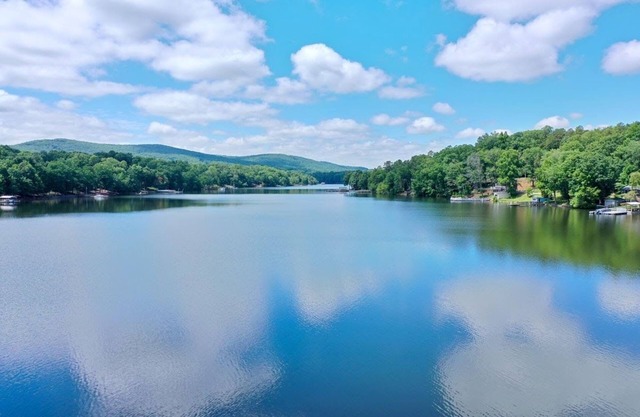 High Rock Lake Updated Waterfront House, Private pier