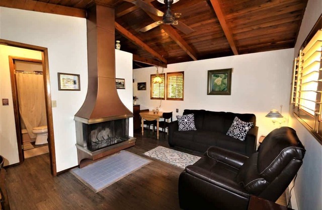 High-Speed Hideaway for Connectivity and Comfort